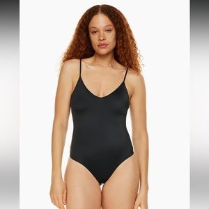 Aritzia Wilfred Poetry Sleeveless V-Neck Black Bodysuit